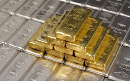 Giá vàng bật tăng 2 phiên liên tiếp, quỹ lớn nhất thế giới "quay đầu" xả hàng