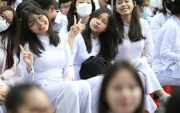 Khai giảng nghĩa là gì?