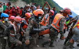 Vật lộn thoát lũ tử thần trong hầm thuỷ điện Nepal, xung quanh toàn xác chết