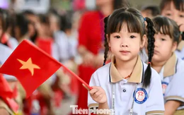 Khai giảng ở xã đảo duy nhất Hà Nội, học sinh không còn phải qua sông đến trường