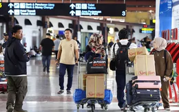 Núi lửa ở Indonesia phun trào, một số chuyến bay của Việt Nam bị ảnh hưởng