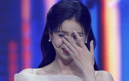 Trương Quỳnh Anh bật khóc: "Không cần nhìn vào cuộc đời người khác để ngưỡng mộ"