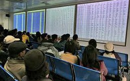Thanh khoản giảm mạnh, MSN tăng trần kéo VN-Index vượt 400 điểm