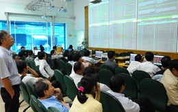 Khối ngoại mua vào 950.000 cổ phiếu EIB, VN-Index bứt phá mạnh cuối phiên