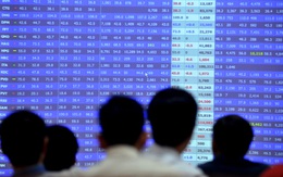 VN-Index giảm gần 10 điểm 