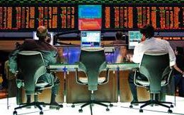 Cổ phiếu điện bứt phá, VN-Index tăng trở lại bất chấp tin xấu