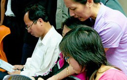 Nhà đầu tư bán cổ phiếu khi VN-Index tiến gần đến mốc 540 điểm