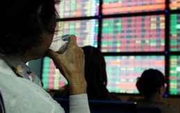 Giảm mạnh trong phiên, VN-Index vẫn giữ được mốc 485 điểm