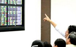 VN-Index giảm hơn 10 điểm xuống 472 điểm