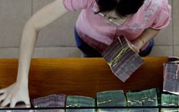 Nương lãi suất tiết kiệm theo CPI 