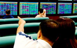 VN-Index dao động quanh ngưỡng 455 điểm với biên độ hẹp