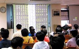 10h45: VN-Index đóng cửa giảm 1,57 điểm xuống 451 điểm, KLGD thấp kỷ lục