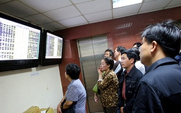 VCB và CTG tăng trần, VN-Index tăng lên gần 368 điểm