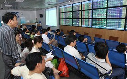 Cổ phiếu chứng khoán, BĐS tăng trần hàng loạt, VN-Index vượt 450 điểm