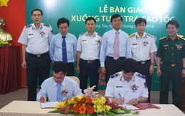Đạm Phú Mỹ tặng xuồng tuần tra cao tốc cho Bộ Tư lệnh Cảnh sát biển Việt Nam