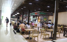 Giật mình giá hàng ăn "trên trời" ở sân bay Tân Sơn Nhất