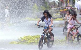 Xác nạn nhân siêu bão Hải Yến nằm la liệt khắp các con đường ở Philippines
