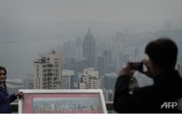 Dân Hồng Kông ngộp thở trong sương mù dày đặc