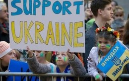 Ukraine nhận 'phao cứu sinh' 27 tỷ USD từ IMF