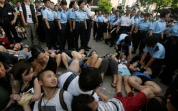 500 người Hồng Kông biểu tình phản đối Trung Quốc bị bắt