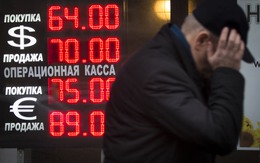 Đồng nội tệ của Nga có lúc chạm mốc 80 ruble/USD