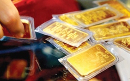 Giá vàng giảm gần 500 nghìn đồng/lượng