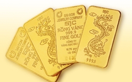 Đầu tuần, giá vàng trong nước cao hơn thế giới 5 triệu đồng/lượng