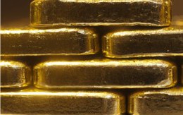 USD yếu và căng thẳng chính trị ở Ai Cập đẩy giá vàng tăng trở lại