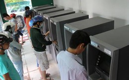 Cận Tết lại rồng rắn xếp hàng trước ATM