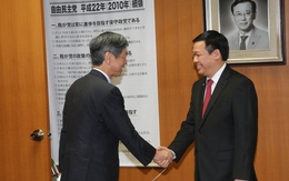 Trưởng Ban Kinh tế Trung ương trao đổi với nhiều quan chức cấp cao của Nhật Bản