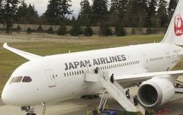 Hàng không Nhật hủy chuyến vì phát hiện siêu máy bay Dreamliner bốc khói