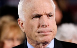Thượng Nghị sĩ John McCain nói về 'một vấn đề đáng xấu hổ!'
