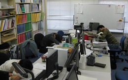 Nhật Bản: Ngủ tại công sở là 'cống hiến' cho công việc