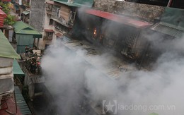 Hà Nội: Đang cháy lớn tại khu tập thể Nam Đồng