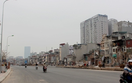 Hà Nội: La liệt nhà “dị dạng” trên con đường 1 tỷ đồng/mét