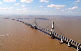 Sắp thông xe cầu dài nhất vượt sông Hồng