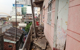 Đà Nẵng: Di dời khẩn cấp 11 hộ trong chung cư bị sập trần sân thượng 