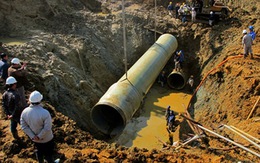 Vụ vỡ đường ống nước Sông Đà: Chẳng lẽ không còn sự lựa chọn khác?