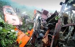 Lào Cai: xe khách chở 48 người lao xuống vực sâu 200m