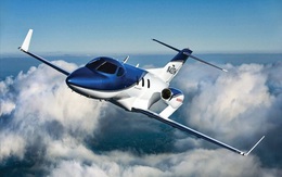 Chiếc HondaJet thương mại đầu tiên đã cất cánh lên bầu trời