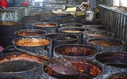 Trung Quốc: Rùng mình cảnh làm hàng trăm tấn dầu ăn bẩn từ chất thải nhà bếp, dầu nhờn