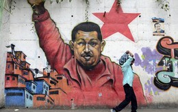 Hugo Chavez: Người dân khóc thương, đối thủ chờ đợi