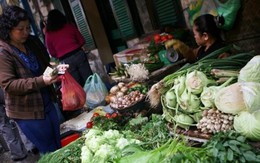 Hà Nội: Người dân đang “cố thủ” với túi tiền của mình 