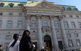 Argentina bất ngờ khám xét các ngân hàng và tổ chức tài chính