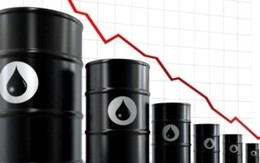 Giá dầu giảm kỷ lục và nỗi lo giảm thu ngân sách