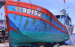 Cận cảnh hình ảnh tàu Trung Quốc đâm chìm tàu cá Việt Nam