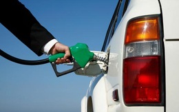 Giá xăng tại Mỹ tăng mạnh trên mức 1 đô la /lít
