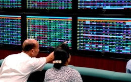 2 sàn tăng điểm, khối ngoại gom mua dần cổ phiếu bất động sản