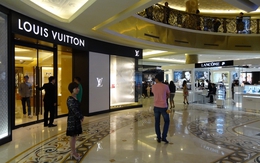 Cựu du học sinh Nhật 'sửa lưng' Vua hàng Hiệu Jonathan Hạnh Nguyễn khi nói về Tràng Tiền Plaza