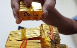 Giá vàng trong nước lại chênh lệch lớn với giá vàng thế giới